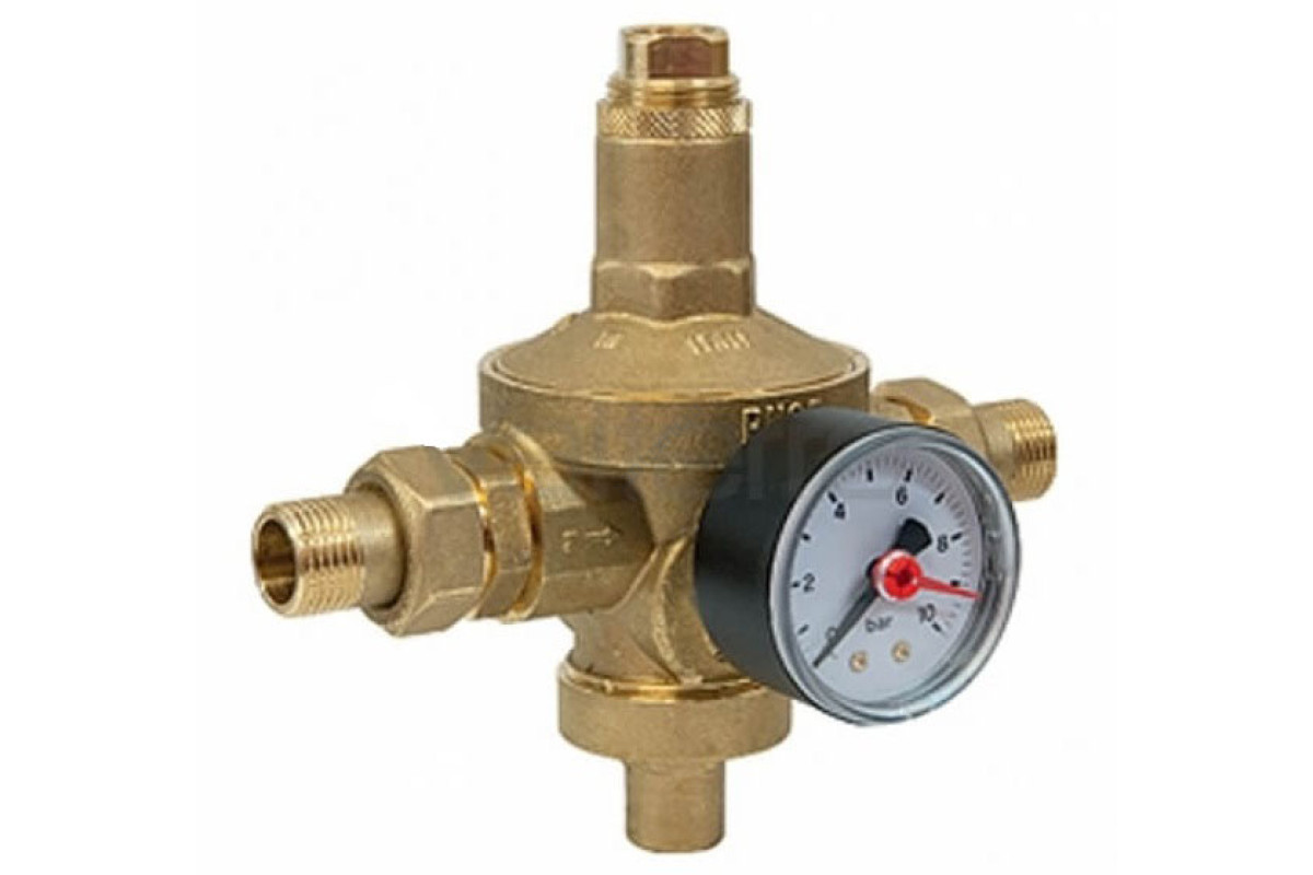 Регулятор давления мембранный латунь R153MK Ду 15 Ру25 1/2" НР/"американка" Рн=1,5 - 7бар с манометром Giacomini R153MY103