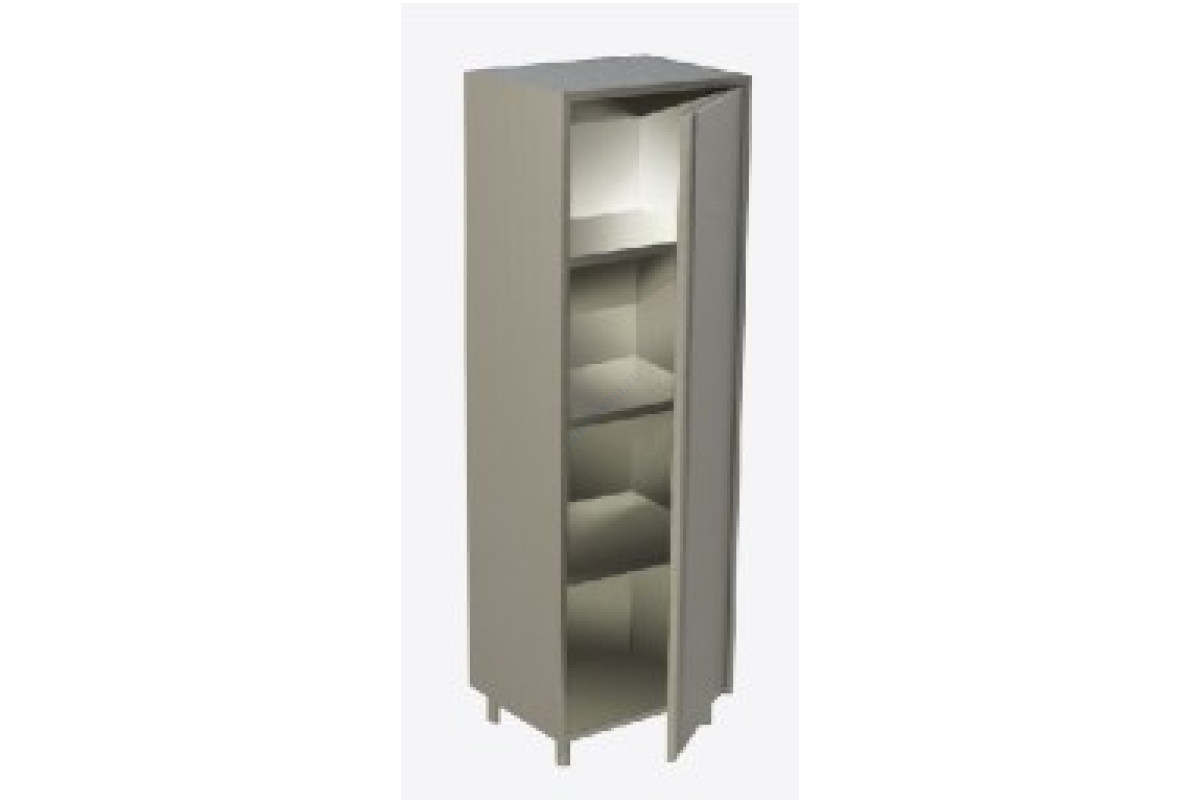 Шкаф с полками и дверью